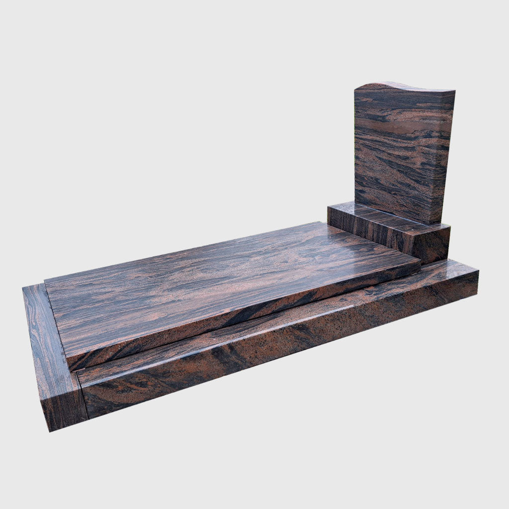 Grabanlage aus Hallandia Granit renoviert – polierte Grabstätte