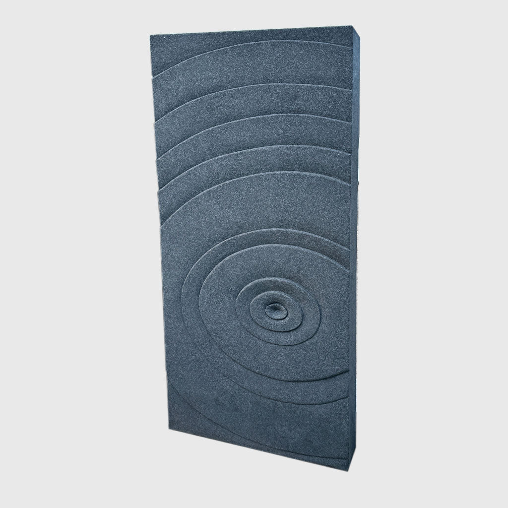 Grabstein aus Impala Granit – matt geschliffen mit Kreisornament – Stone Lounge