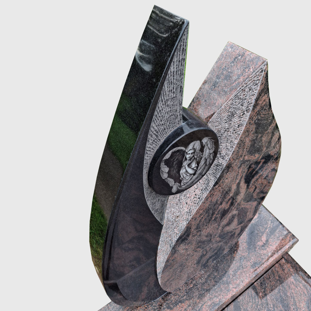 Grabmal aus Aurora- und Premium Black Granit, zweiteilig mit Engel-Ornament Ritzbild – Stone Lounge
