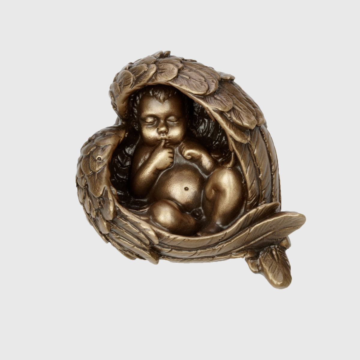 Bronze Engel Figur, schlafendes Kind in Flügeln geborgen, als Grabschmuck.