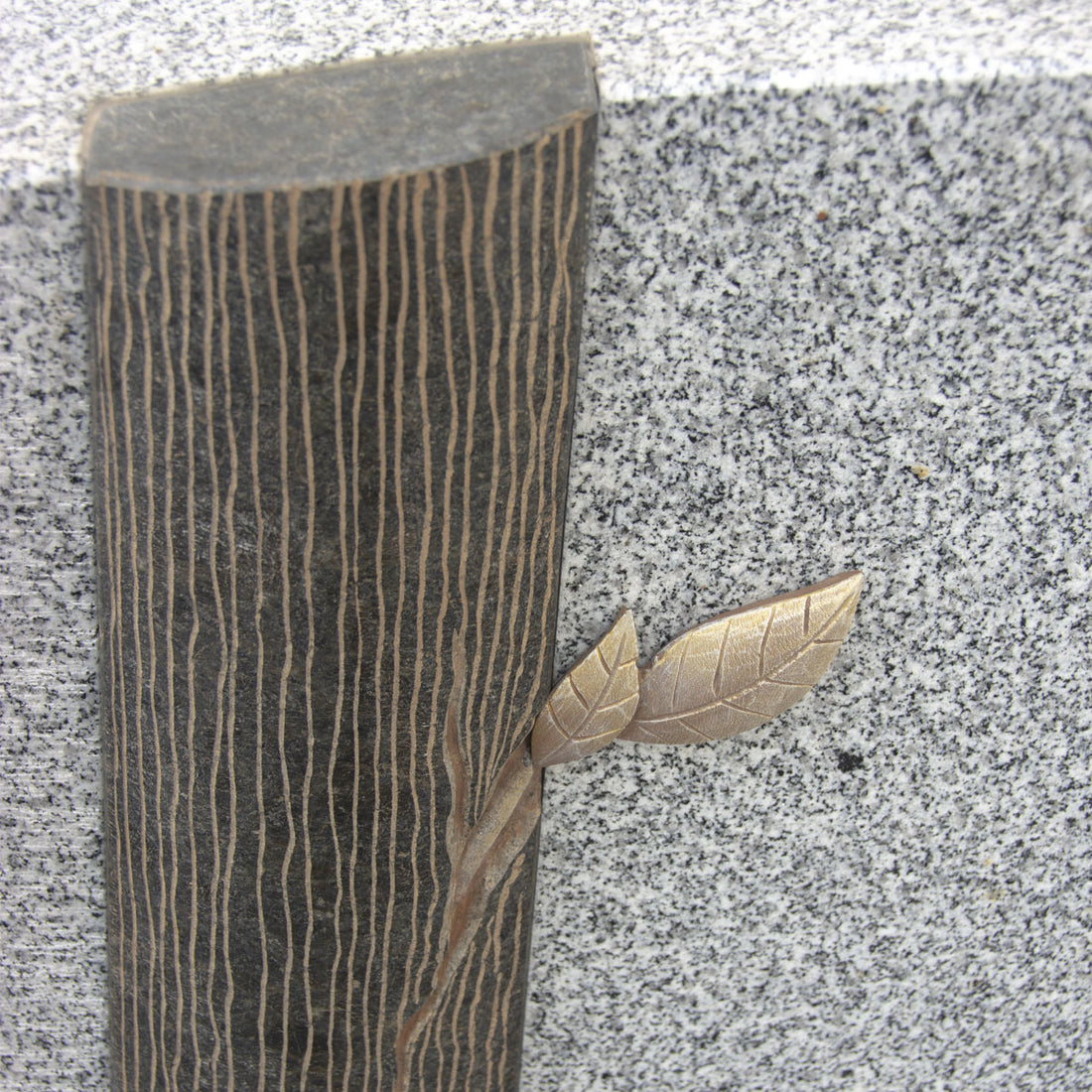 Grabstein aus Neuhauser Granit