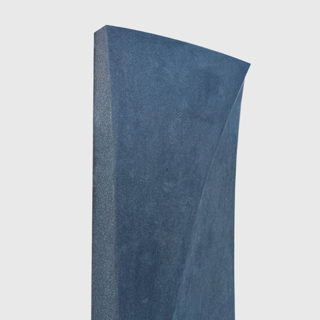 Moderner Grabstein aus Padang Dunkel Granit – seidenmatt geschliffen – Stone Lounge