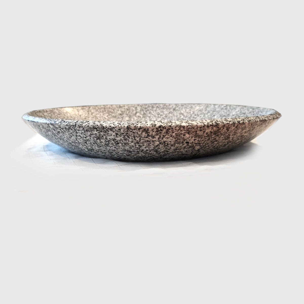 Handgearbeitete Schale aus Neuhauser Granit Naturstein