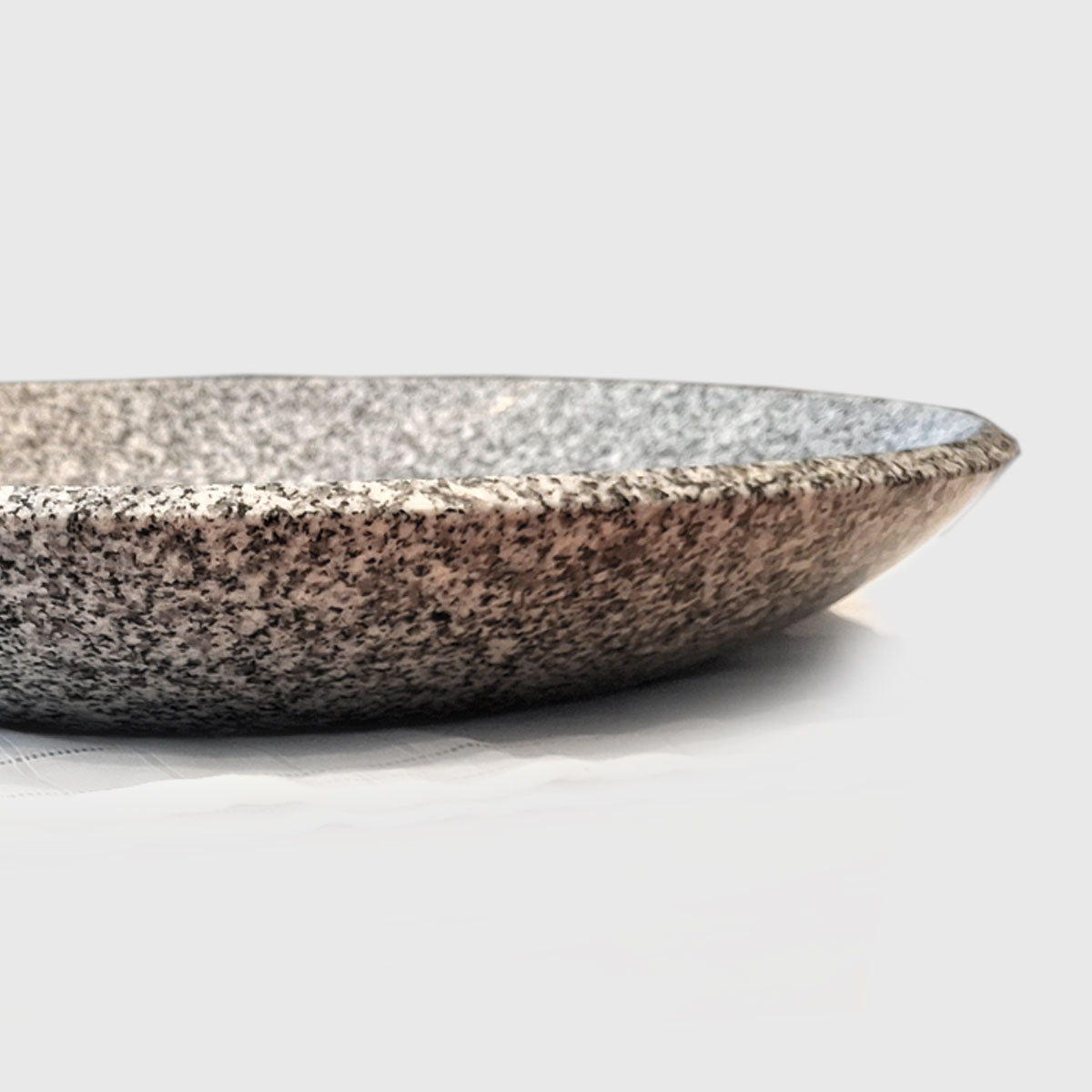 Handgearbeitete Schale aus Neuhauser Granit Naturstein