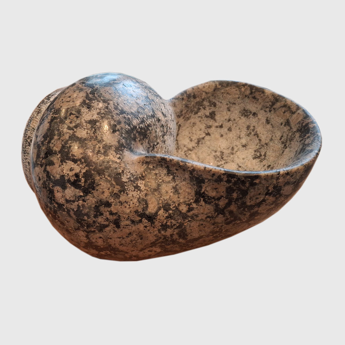 Naturstein Skulptur Schnecke aus Baltic Brown Granit