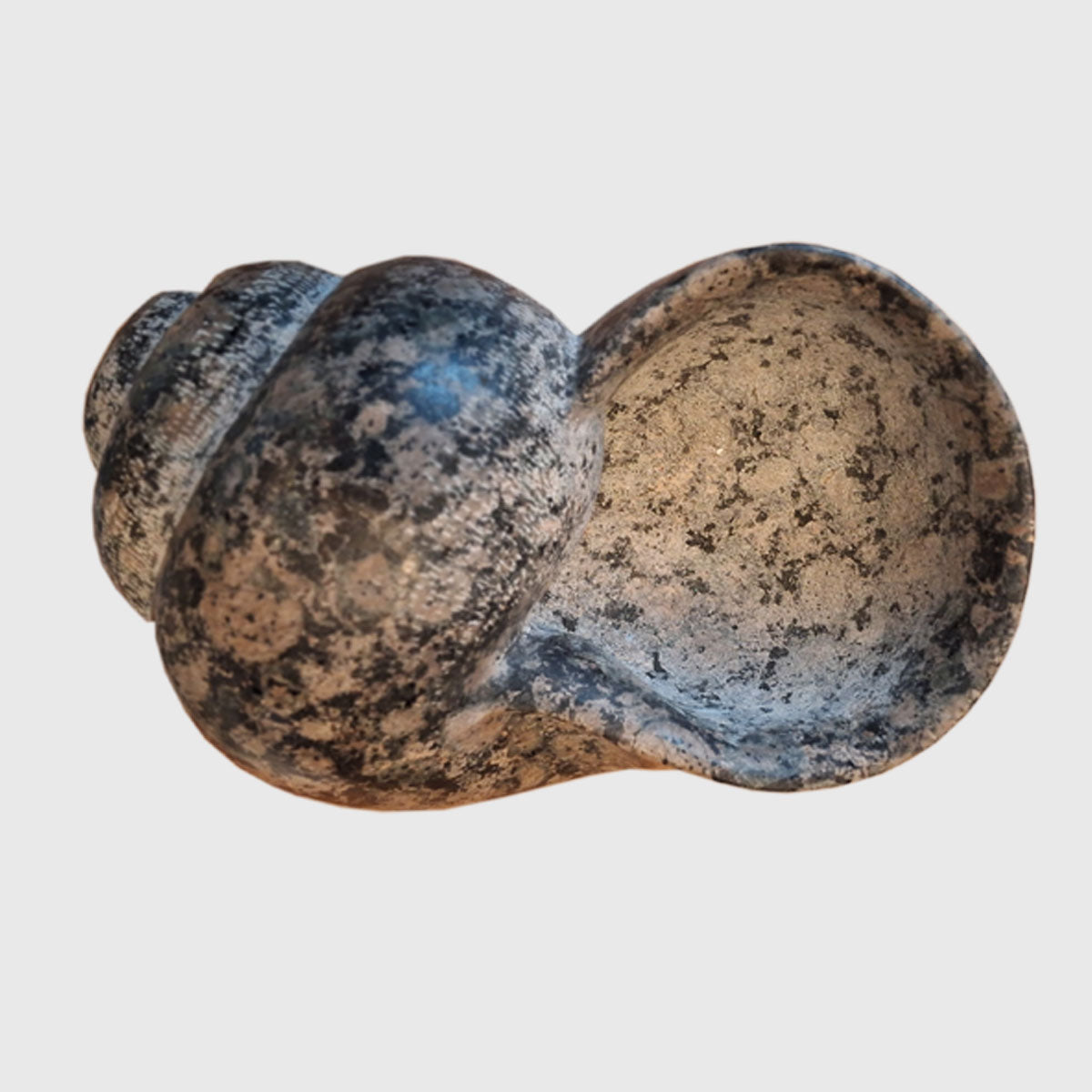Naturstein Skulptur Schnecke aus Baltic Brown Granit