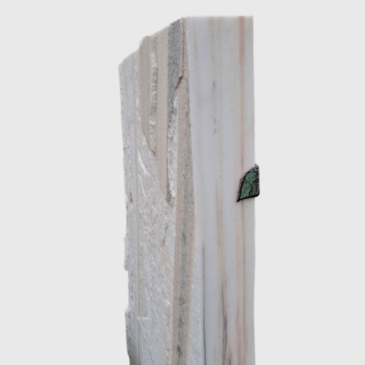 Grabstein aus Sölker Marmor mit Ornament Ranke