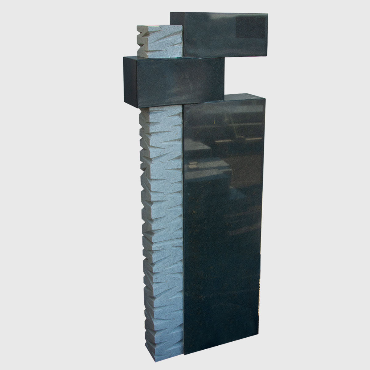 Stele aus Padang Dunkel und Padang Hell Granit – moderner zweifarbiger Grabstein mit polierten und strukturierten Flächen