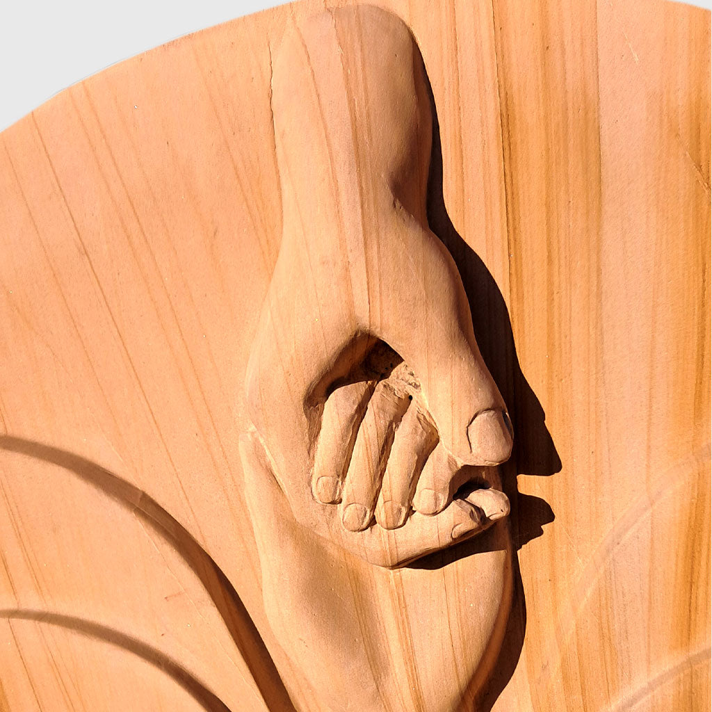 Grabstein Afrikanischer Teakwood Sandstein mit Hand-Ornament