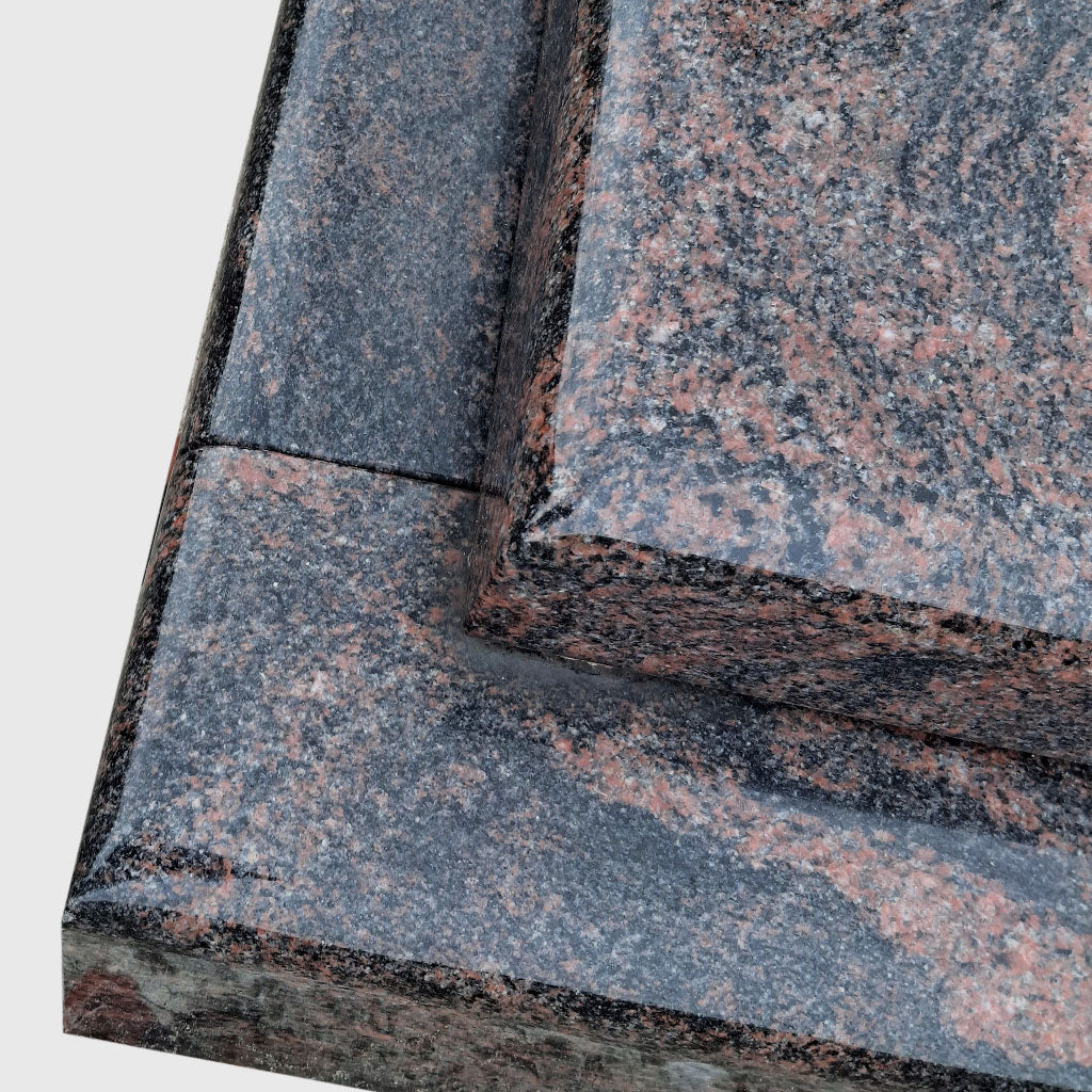 Grabmal aus Aurora- und Premium Black Granit, zweiteilig mit Engel-Ornament Ritzbild – Stone Lounge