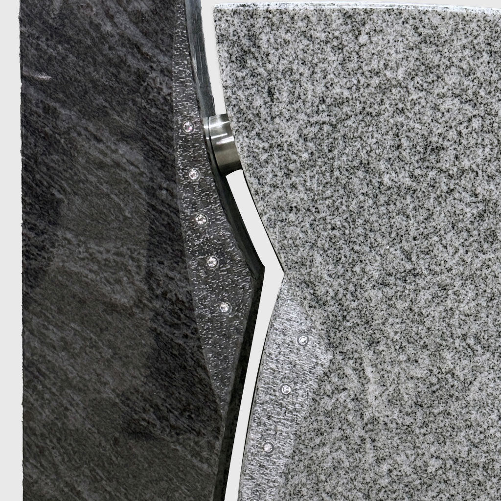 Moderner Urnengrabstein aus Orion Blue und Viscount White Granit mit Edelstahlverbindungen und Strasssteinen