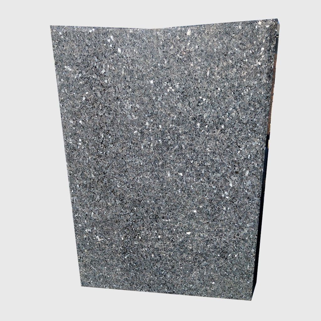 Grabstein aus Labrador Hell Granit