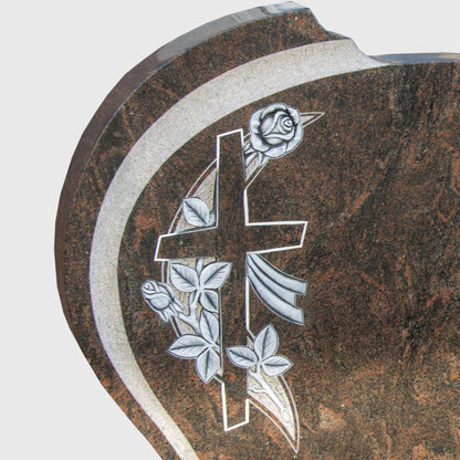 Grabstein im Breitformat aus indischem Aurora Granit mit Kreuz- und Rosenornament – Naturstein-Grabmal für Doppelgräber
