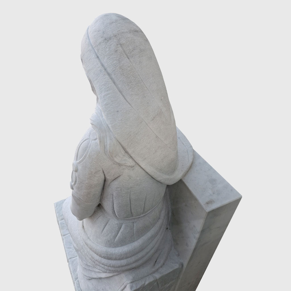 Carrara Marmor Skulptur „Trauernde Frau“ – Grabmal &amp; Gedenkstatue