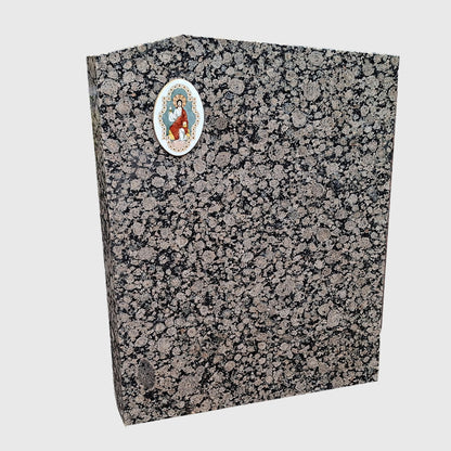 Grabstein aus Baltic Brown Granit mit religiösem Bildmotiv