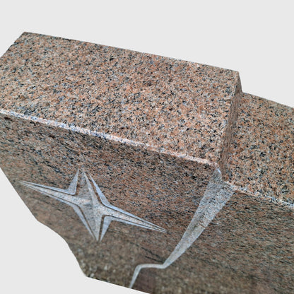 Grabstein aus Multicolor Red Granit mit Kreuz-Ornament