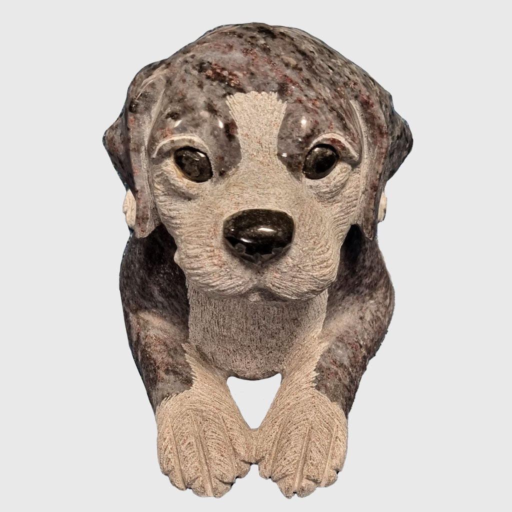 Hund Figur aus Orion Blue Granit kaufen – detailreiche Steinskulptur in Handarbeit gefertigt