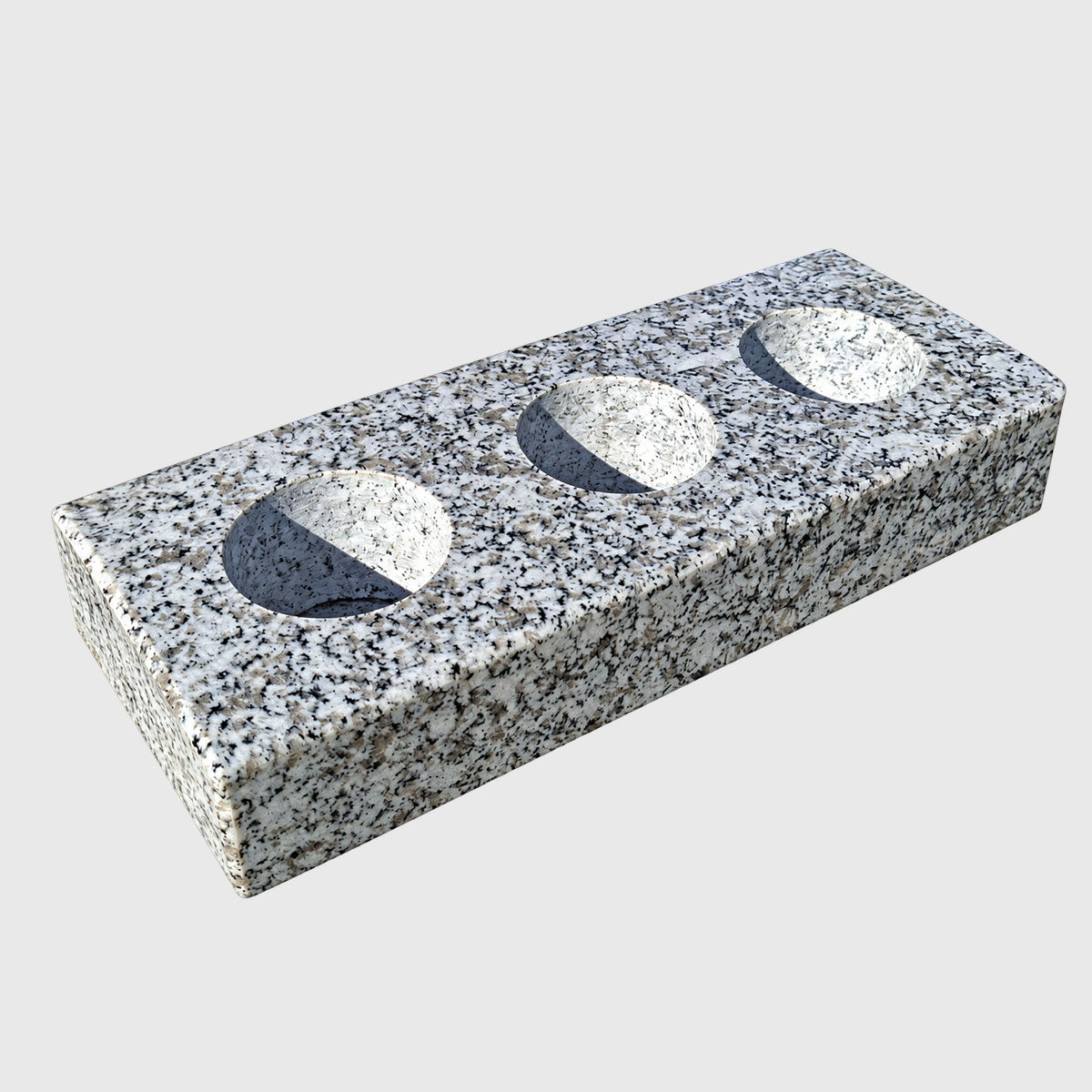 Kerzenhalter aus Granit für drei Grabkerzen mit drei Bohrungen Ø 8 cm