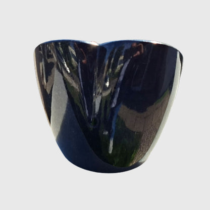 Gedenkstein in Herzform aus Premium Black Granit mit schräger, polierter Fläche