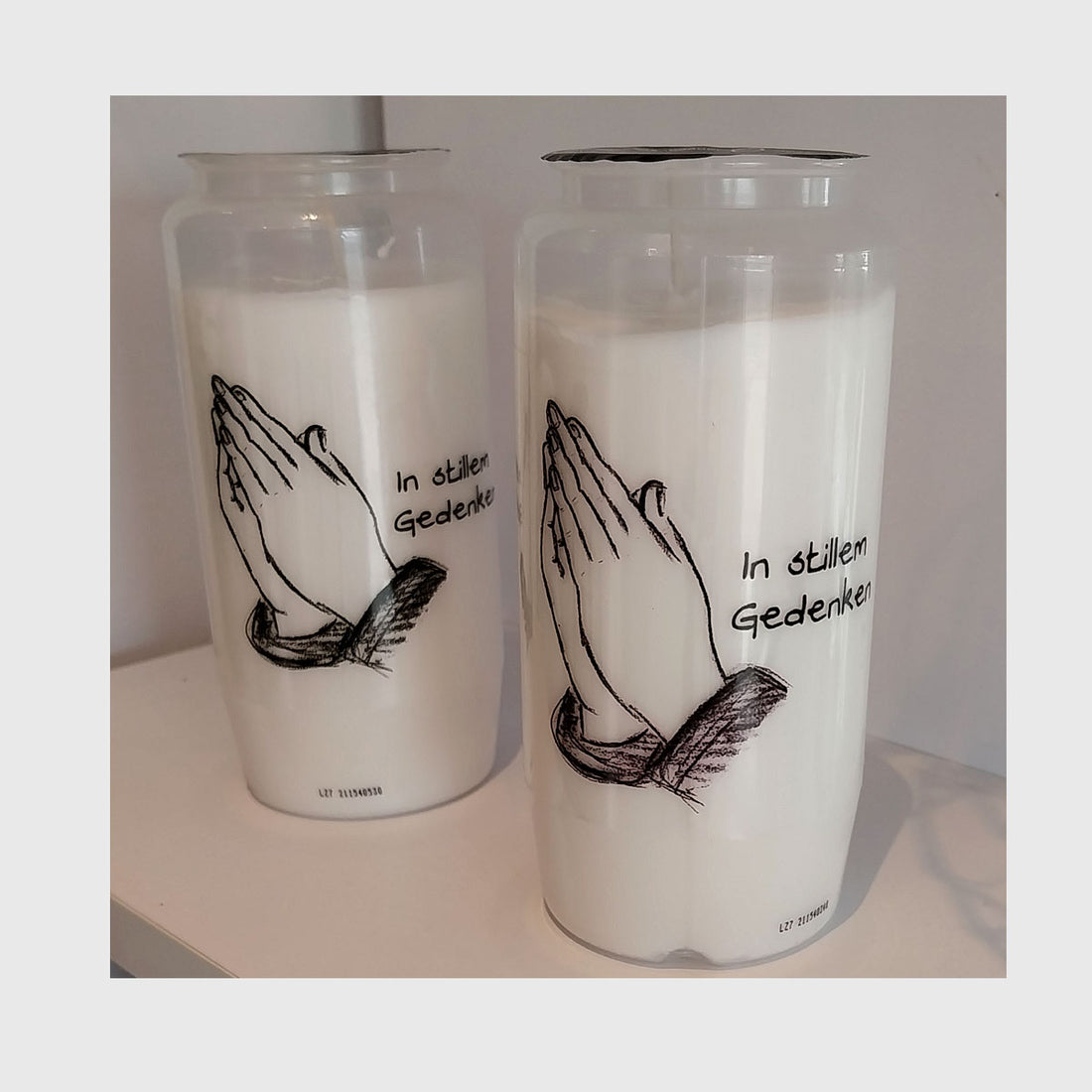 Licht des Gedenkens – Grablicht und Laterne &amp; Vase, Öllicht und Schutzbecher