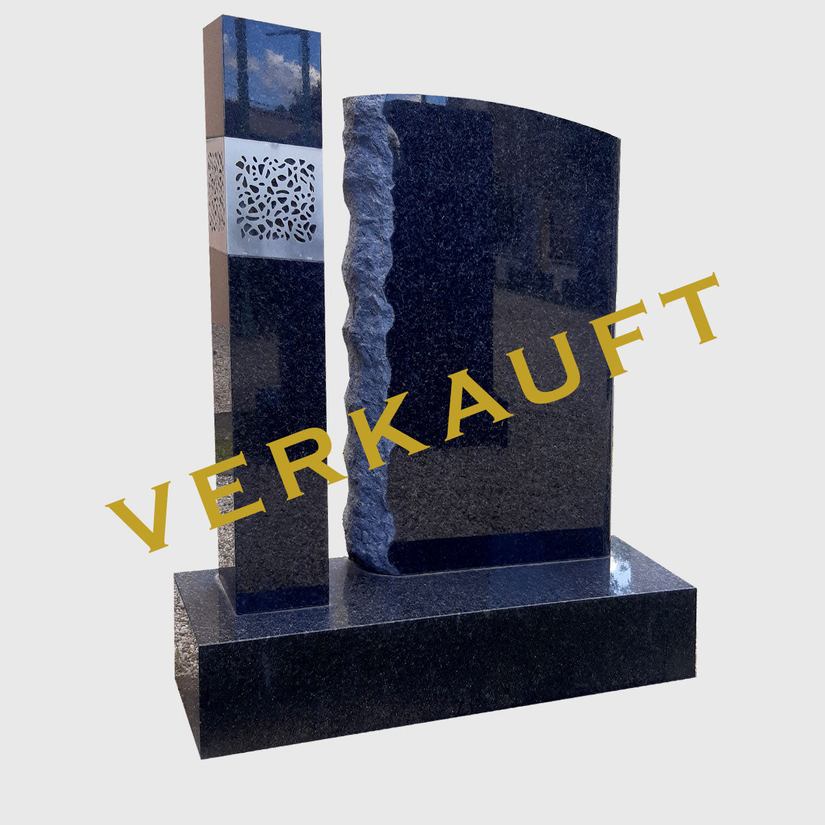 Grabstein mit Sockel aus Angola Blue Granit