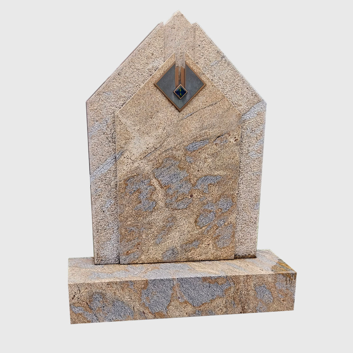 Grabstein und Sockel aus Golden Gerais Granit