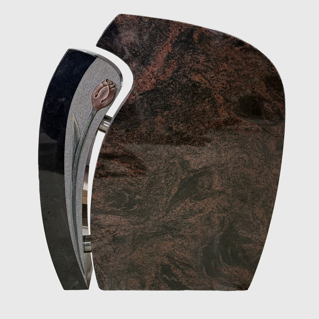 Urnenstein aus Premium Black und Aruba Granit mit plastisch gearbeiteter und kolorierter Rose, modernes Grabmal Stone Lounge