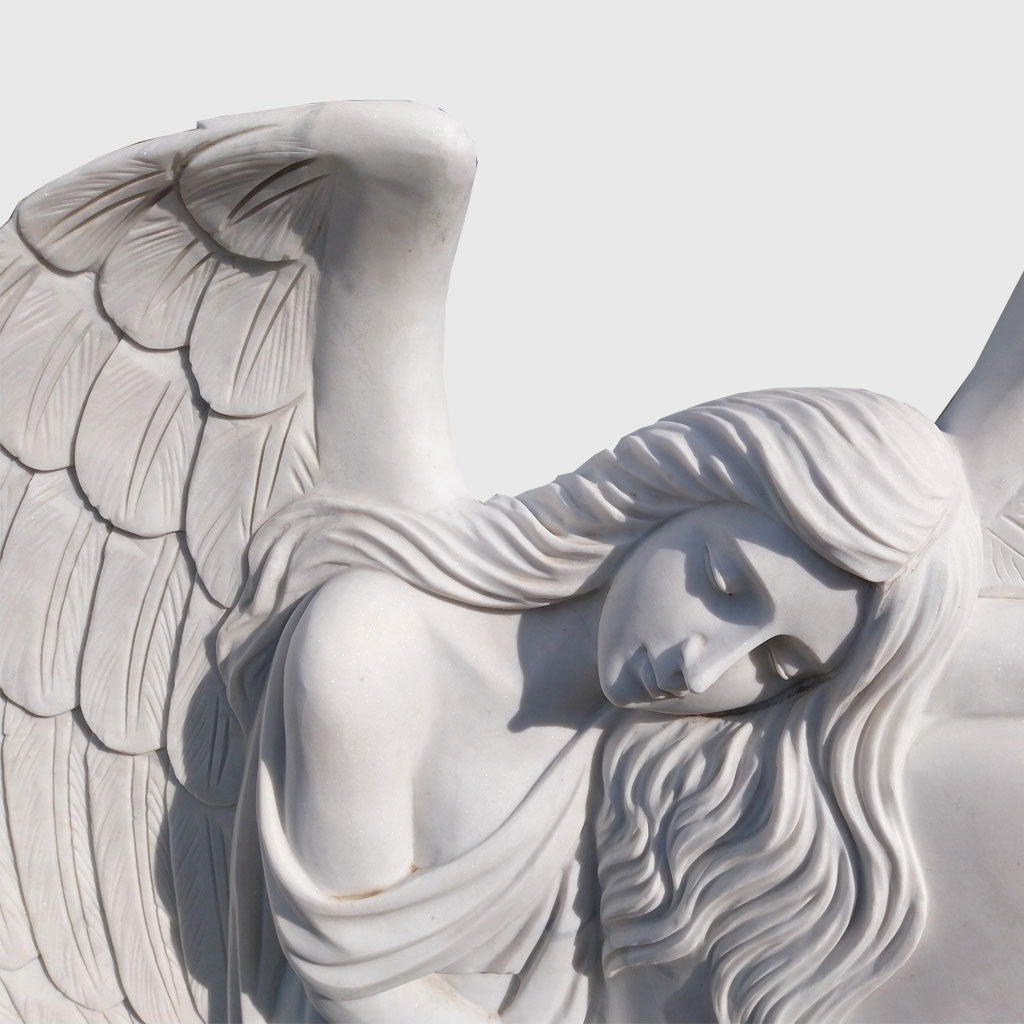 Marmor Grabstein Marble White mit plastischem Engel und Herz