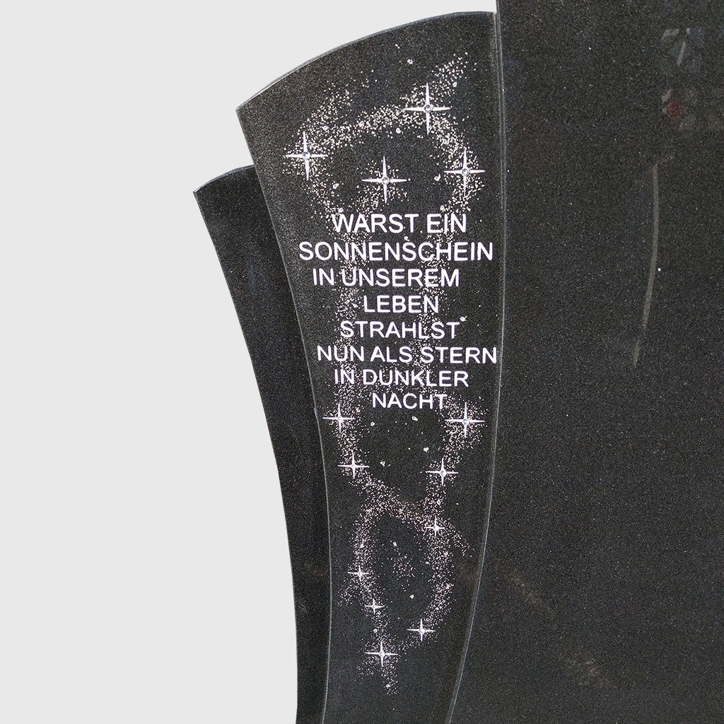 Grabstein und Sockel aus Premium Black Granit
