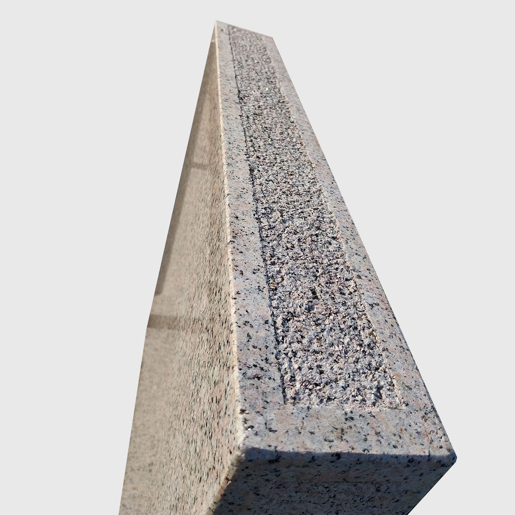 Grabstein aus Rosa Sardo Granit