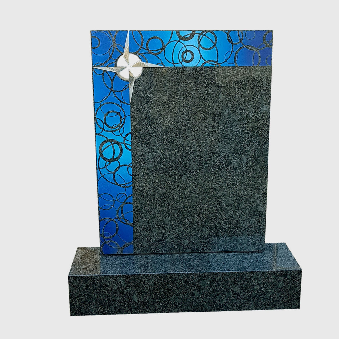 Grabstein und Sockel aus Steel Grey Granit