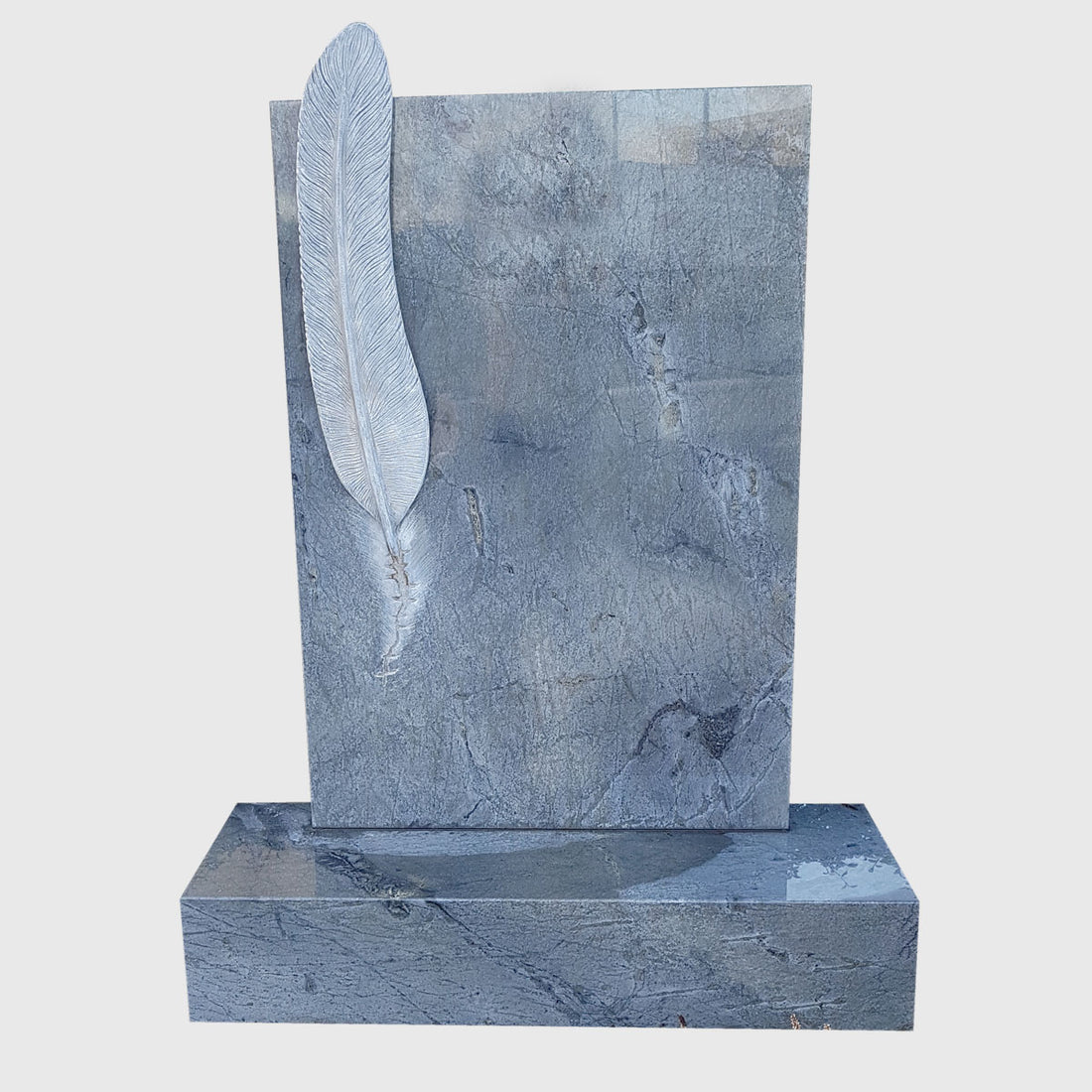 Grabstein und Sockel aus Atlantis Granit